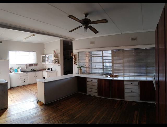 3 BEDROOM FREESTANDING FOR SALE IN UITENHAGE CENTRAL